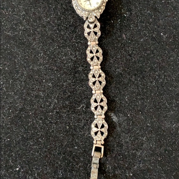 Watch w/Black crystal & black metal quartz guc - Picture 5 of 9